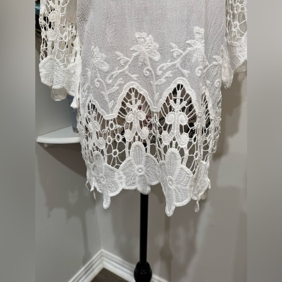 KEREN hart White Embellished Lace & Embroidered 3/4 sleeves Top Size Small - Picture 2 of 8
